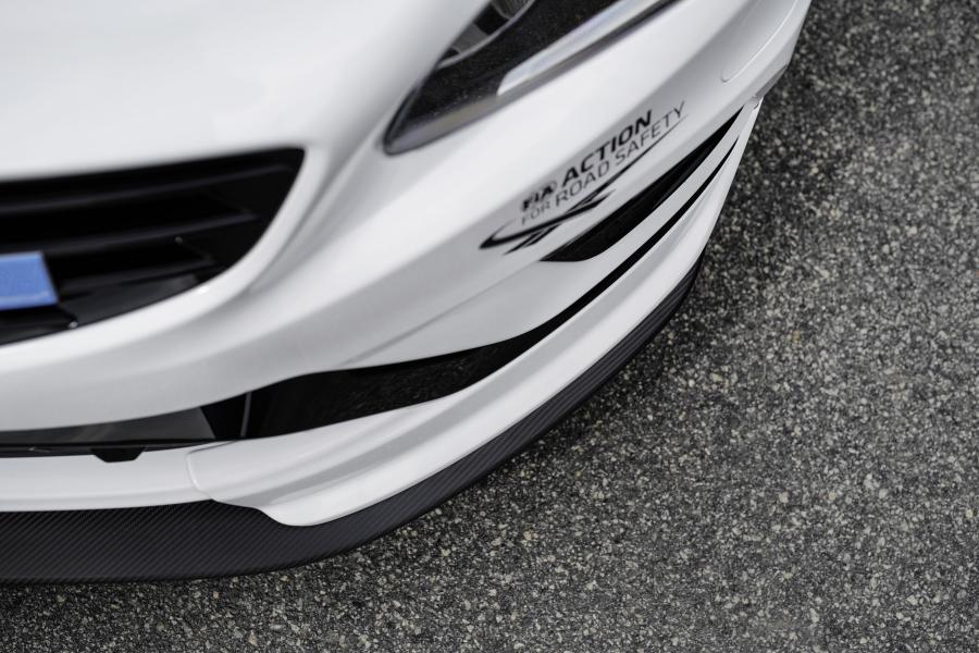 Детали экстерьера Volvo V60 Polestar WTCC Safety Car 2017 года  (фото 10 из 21)